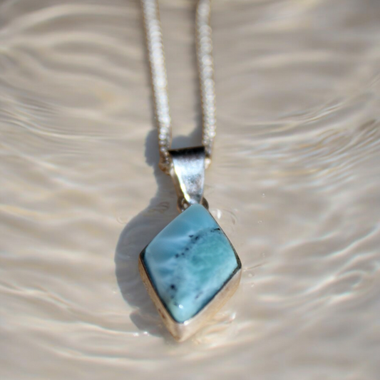 Larimar Halskette – Diamant des Meeres